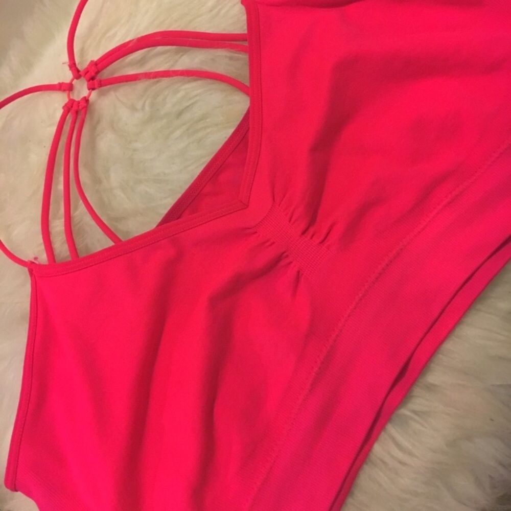 Sport bra (top)